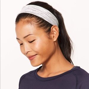Lululemon Fly Away Tamer Headband II Luxtreme